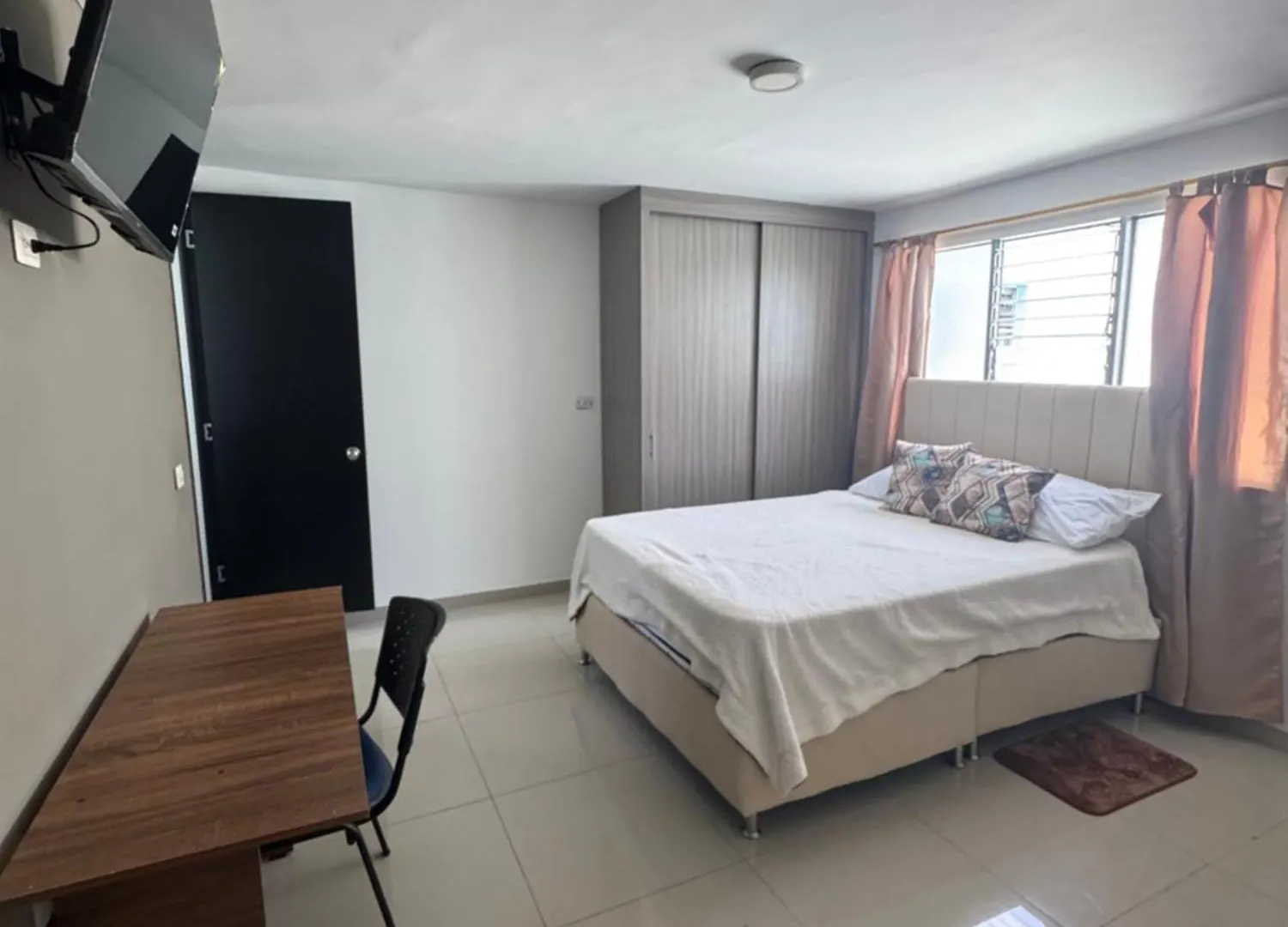 Amplio Apartamento En La 70 Estadio Laureles Para Grupos Familiares O Amigos Medellín Colombia